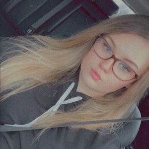 Meet your Posher, Kay